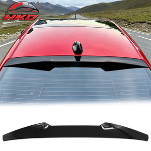 Convient pour Alfa Romeo Giulia 2017-2026 Aileron de toit style V Noir brillant - Product Image 1