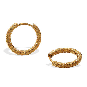 Boucles d'oreilles créoles dorées à texture gaufrée, design minimaliste, bijoux de mode pour femmes - Product Image 5