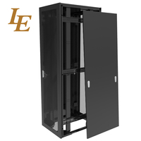 Armoire réseau intérieure robuste SF 42U avec porte grillagée, rack de serveur à profil plié en neuf sections, rack sur pied