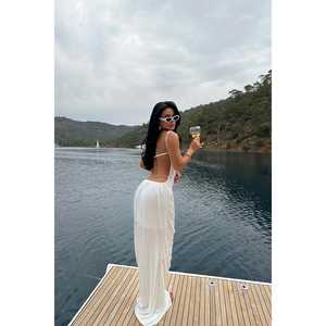 Robe de soirée dos nu Antonella avec accessoires élégants - Product Image 2