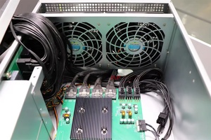 Boîtier graphique externe 4-GPU à large bande passante avec interface SFF8654, système de refroidissement PCIe 4.0 x16, alimentation 2000W - Product Image 6