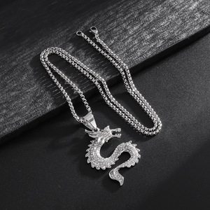 Collar con colgante de dragón, acero inoxidable, con engaste pavé, unisex, regalo, joyería - Product Image 4