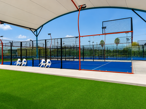 Revêtement de sol en caoutchouc et acier résistant aux chocs, anti-fissures et anti-jaunissement, 15 mm, pour padel intérieur, fourni directement par le fabricant Inolp. - Product Image 1