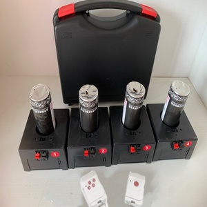 Télécommande 4 canaux 4 queues Fontaine à <span class=keywords><strong>flamme</strong></span> froide Système de tir de feux d'artifice pour la célébration d'événements - Product Image 1