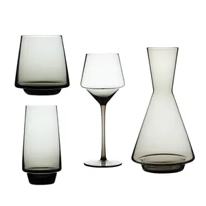 每套喷雾彩色饮用玻璃器皿灰色玻璃不倒翁玻璃瓶2023新设计4 pcs豪华欧洲派对酒杯