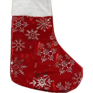 红色真丝雪花帽子短毛边圣诞袜皮贴圣诞袜批发定制