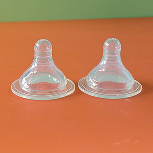 Bouteille d'alimentation pour bébé en silicone à col large réutilisable, sans BPA, écologique, non toxique, avec <span class=keywords><strong>tétine</strong></span> à débit moyen pour 0-12 mois - Product Image 5