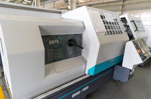 C6140 cnc lat मशीन बहु-कार्य अनुकूलित नियंत्रक मध्यम शुल्क फ्लैट बिस्तर डिजाइन लद मशीन बिक्री के लिए - Product Image 6