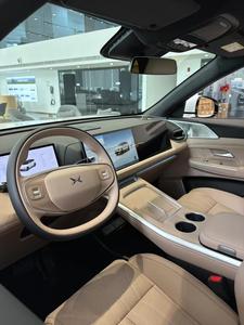 2025 Xpeng <span class=keywords><strong>G9</strong></span> grand SUV électrique véhicule à énergie nouvelle avec entraînement AWD <span class=keywords><strong>Mini</strong></span> et Van Level Sale Xpeng Car - Product Image 2