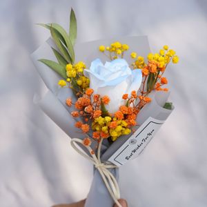 Bouquet <span class=keywords><strong>di</strong></span> mini <span class=keywords><strong>fiori</strong></span> secchi <span class=keywords><strong>di</strong></span> margherite e rose stabilizzate per bomboniere, addio al nubilato, baby shower, oggetto fotografico - Product Image 2