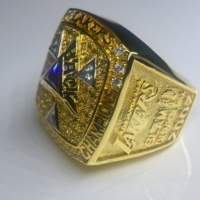Bague de championnat FH NBA2002, taille ajustable, plaquée or et rhodium, avec incrustation de style religieux, livrée dans un coffret à bijoux