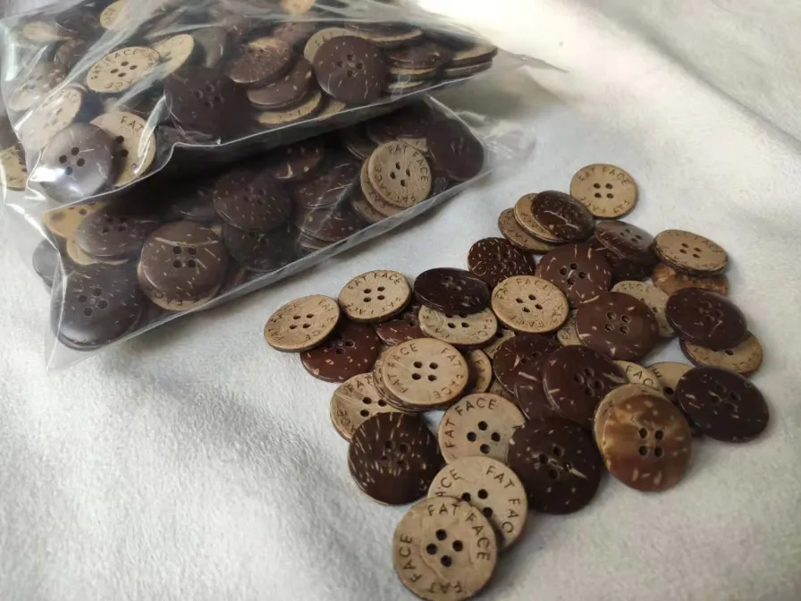 Doğal hindistan cevizi kabuğu düğmeleri dikiş el sanatları DIY sanat projesi çevre dostu düz kahverengi 2 delik