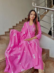Elegante color rosa puro algodón tipo 3 piezas Kurti Set Dupatta diseñador indio traje elegante étnico fiesta desgaste hasta el suelo - Product Image 3