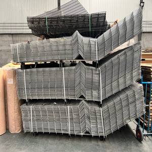 Prix du <span class=keywords><strong>grillage</strong></span> <span class=keywords><strong>rigide</strong></span> 3D pour clôtures, poteaux et bavoirs – Comparaison des clôtures en <span class=keywords><strong>grillage</strong></span> 3D avec les clôtures traditionnelles - Product Image 3