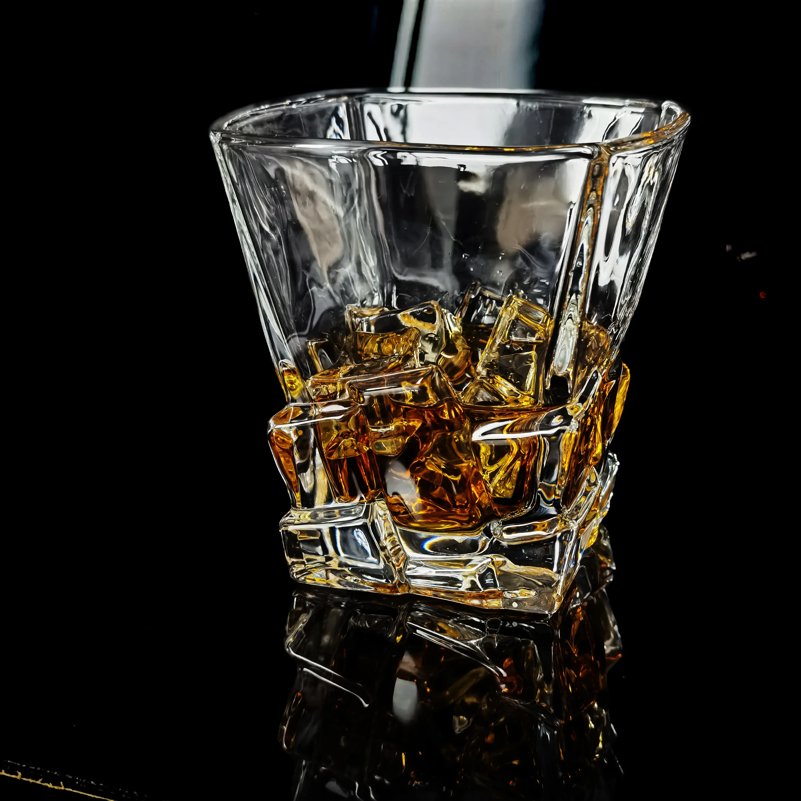 Tùy chỉnh thiết kế logo 350ml Whisky Vodka sọc thủy tinh cầm tay uống kính thiết kế thiết kế Tequila bắn thủy tinh