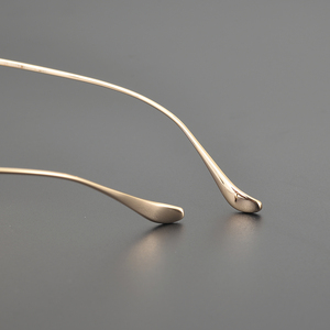 CH8060 kacamata optik desainer <span class=keywords><strong>Titanium</strong></span> 2024 kacamata bingkai emas persegi panjang kualitas tinggi baru gaya klasik kacamata baca Hitam Pria Wanita - Product Image 5