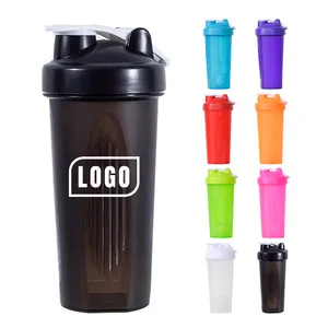 Vente chaude Logo personnalisé 600ml Bouteille shaker en plastique sans bpa COUPE DE SPORT Bouteille shaker de mélange de shakes protéinés de gymnastique avec boule mélangeuse