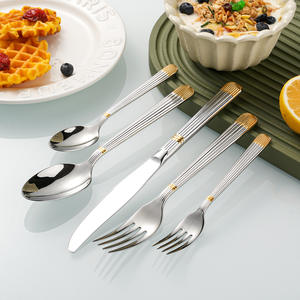 <span class=keywords><strong>Juego</strong></span> <span class=keywords><strong>de</strong></span> <span class=keywords><strong>Cubiertos</strong></span> <span class=keywords><strong>de</strong></span> Acero Inoxidable con Mango Acanalado <span class=keywords><strong>de</strong></span> Rayas Verticales <span class=keywords><strong>de</strong></span> Lujo, <span class=keywords><strong>Juego</strong></span> <span class=keywords><strong>de</strong></span> <span class=keywords><strong>Cubiertos</strong></span> Plateados y Dorados para Bodas, Hoteles y Banquetes - Product Image 5