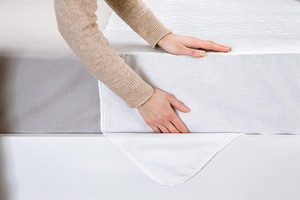 Protecteur de lit lavable certifié OekoTex Coussin de lit imperméable avec plis pour le mouillage du lit d'incontinence - Product Image 2