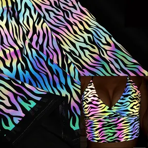 Illuminazione arcobaleno di stampa della banda spandex iridescente tessuto riflettente colorato materiale riflettente per bikini delle donne del vestito/giacca
