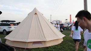 Tente de camping de luxe 4 hommes, grande fourneau léger, lit à pôle, en coton, de couleur verte, idéal pour l'hiver - Product Image 2