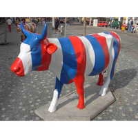 Statue de vache laitière en résine de fibre de verre de taille réelle de couleur rouge décorative d'extérieur faite à la main à vendre