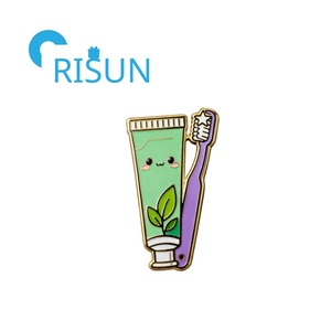Spilla Distintivo in Metallo Personalizzata a Forma di Tubetto di Dentifricio per Dentisti e <span class=keywords><strong>Igienisti</strong></span> Dentali - Product Image 5