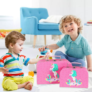 Caja de almacenamiento de cosméticos de joyería de <span class=keywords><strong>unicornio</strong></span> rosa de papel razonable caja de regalo de embalaje en forma de maleta de cartón pequeña con cerradura de Metal - Product Image 3