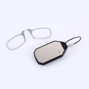 Petite boîte de <span class=keywords><strong>lunettes</strong></span> de lecture Portable 2023 <span class=keywords><strong>lunettes</strong></span> ovales visage Anti-blu-ray cadre léger unisexe prêt à l'emploi Mini <span class=keywords><strong>lunettes</strong></span> de nez à Clip - Product Image 5
