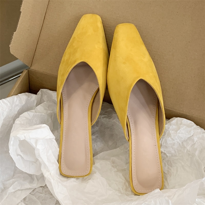 สีเหลือง