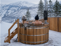 4-Personen Holzbefeuerter Whirlpool aus Kanadischer Zeder, Runde Holzbadewanne mit Integrierter Holzfeuerung und Innenverkleidung