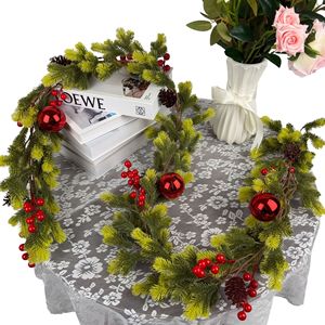 Guirlande de Noël artificielle avec baies rouges et décorations pour la décoration de la maison 60cm - Product Image 1