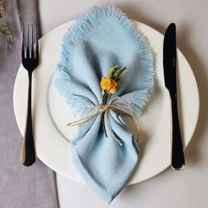 Serviettes en tissu de lin 100% personnalisées en gros Serviettes jetables brodées bleues et blanches Serviettes en lin personnalisées faites à la main - Product Image 6