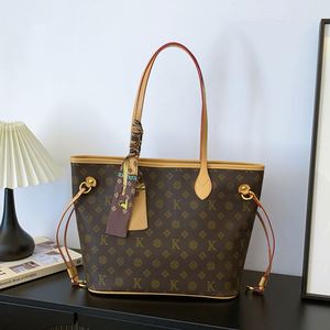 Sac fourre-tout de luxe en cuir PU à fermeture éclair, motif floral vintage 2025, grande capacité, antivol, pour l'été - Product Image 3
