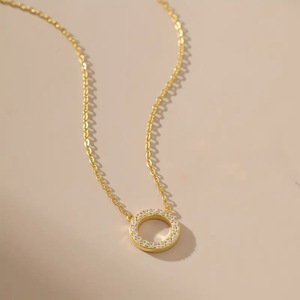 Collar con colgante circular minimalista para mujer, cadena con incrustaciones brillantes, joyería elegante de moda - Product Image 3
