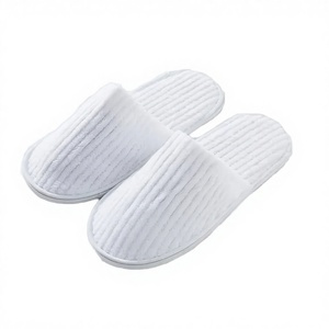 Chaussons d'hôtel jetables unisexes portables pour invités de spa, doux, blancs, à bout fermé, en polaire corail, pour chambres d'hôtel - Fabrication sur mesure - Product Image 2