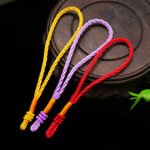 Cordon en nylon à trois boucles pour porte-clés, accessoires de bijoux, petit cordon suspendu multicolore tricoté à la main - Product Image 1