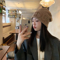 Bonnet tricoté style japonais pour femme automne/hiver, broderie effet amincissant, motif lettres duveteuses, tendance et rembourré
