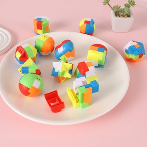 Luban Lock Creative Kongming Lock Set 12 pièces, jouet éducatif pour le développement du cerveau et l'entraînement de l'intelligence, pour enfants de 3 à 6 ans - Product Image 1