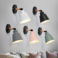 Top qualité échantillon gratuit Type réel Macaron nordique lumière de luxe chevet Led lampe murale support lumière usine de chine