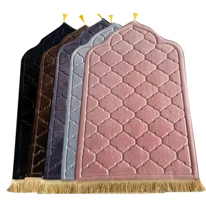 HOT Muslim Islamic Ramadan Soft Velvet Embossed Foam Non Slip Thick Sejadah Travel prayer mat gift set for kids
