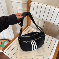 Nouveau Sac Décontracté en Nylon Polyvalent et Élégant ; Sac à Main Chic Style Dumpling Grande Capacité Tendance Urbaine Été 2026