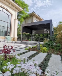 Auvent de gazebo de <span class=keywords><strong>pergola</strong></span> motorisé en aluminium autoportant d'extérieur avec glissière Rideaux roulants de porte en verre pour <span class=keywords><strong>pergola</strong></span> de patio - Product Image 4