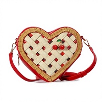 Sac bandoulière créatif en dentelle tissée motif cœur, nouvelle collection 2025, avec accessoires cerises rouges mignons, petit format, fermeture éclair unique, en polyester pour femme