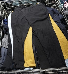 Pantaloni Formali da Uomo Usati di Alta Qualità, Vendita all'Ingrosso di Pantaloni da Ufficio, Fornitore di Stock per Uniformi da Lavoro - Product Image 4