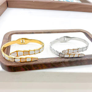 Bracelet Serpent en Acier Inoxydable Plaqué PVD Émail Blanc Cristal Hypoallergénique Étanche Bijoux OEM Vente en Gros - Product Image 2