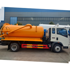 Camions de pompage septique HOWO 4X2 de 9 tonnes, camions d'aspiration d'eaux usées à haute pression, prix spécial pour les camions de lavage - Product Image 1
