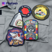 PeaKeen personnalisé gaufré à repasser sur caoutchouc souple PVC étiquette de vêtement patch en caoutchouc vêtements vêtements caoutchouc Logo 3D Silicone PVC Logo