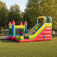 Structure gonflable pour enfants de taille commerciale, combinant aire de saut intérieure et extérieure, avec toboggan aquatique et sec en PVC
