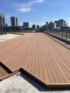 Plancher extérieur moderne en WPC 140*24mm, imperméable, installation par clic, <span class=keywords><strong>prix</strong></span> bas, grain de bois brossé, lisse, antidérapant - Product Image 1